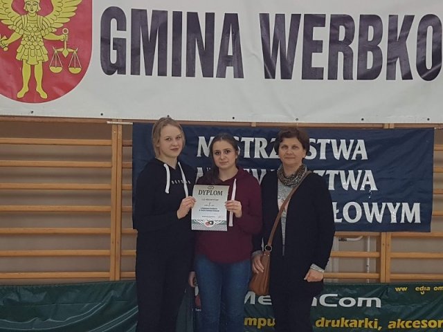 NASZE PINGPONGISTKI BLISKO WOJEWÓDZKIEGO PODIUM 